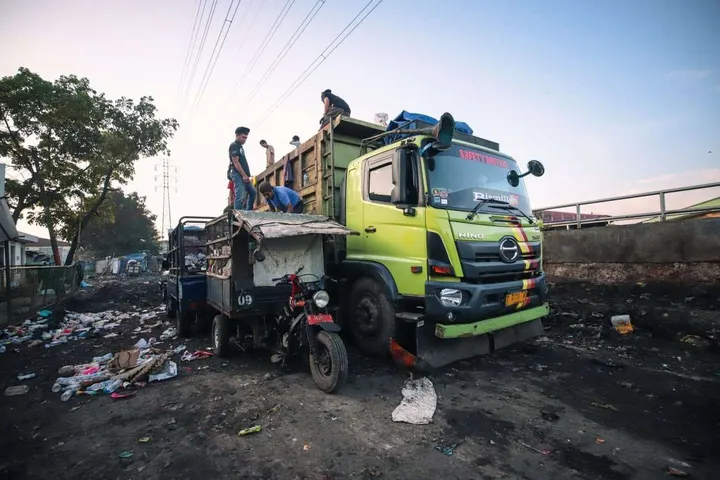truk sampah